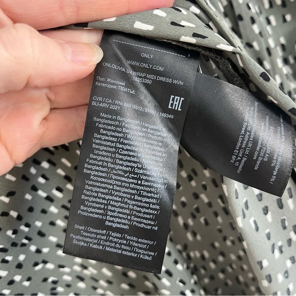 Only Olive Patterned Midi Dress - Picture 7 of 12